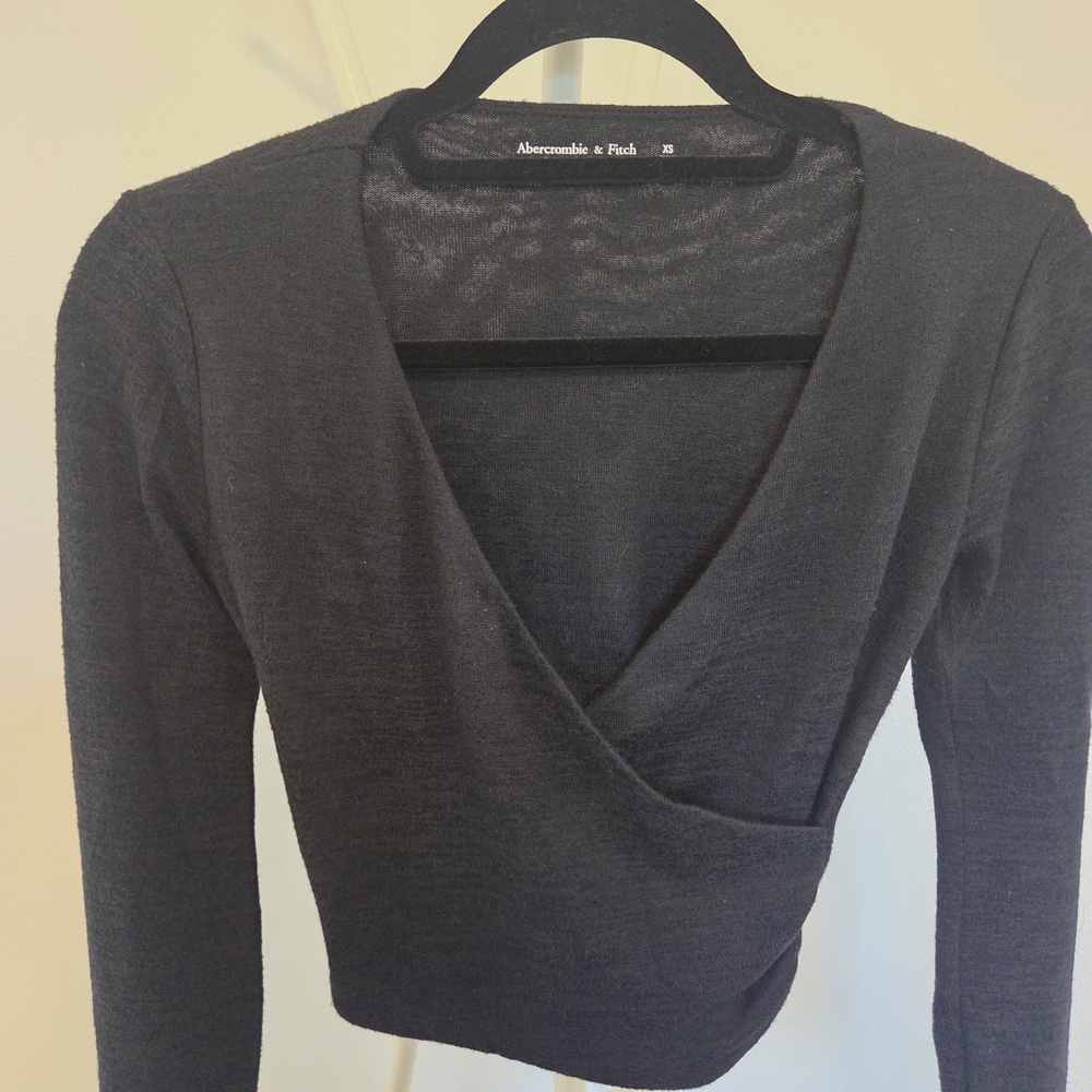 Abercrombie & Fitch Black Wrap Sweater